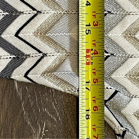 White House Black Market Chevron XS Blouse Top Metallic Chevron Pattern - Picture 10 of 16